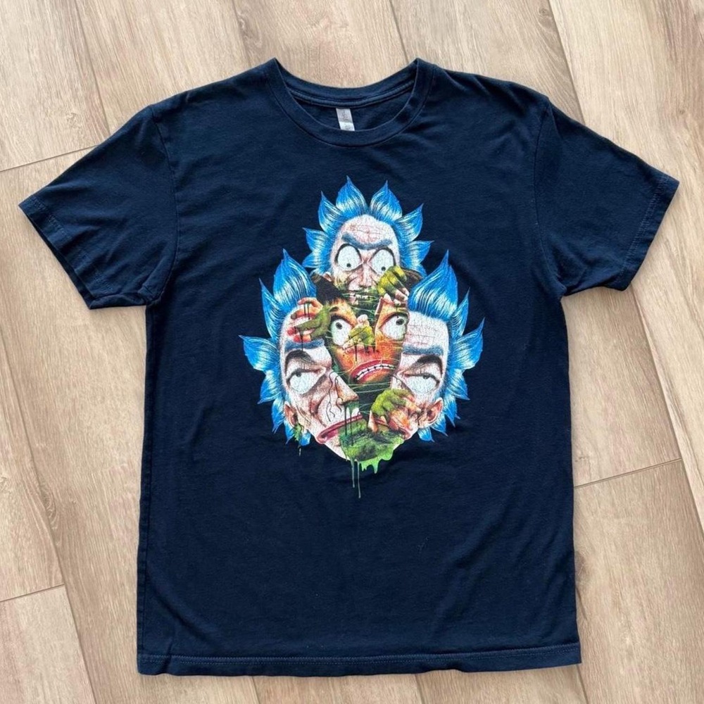 Rick and Morty graphic t-shirt Size Medium